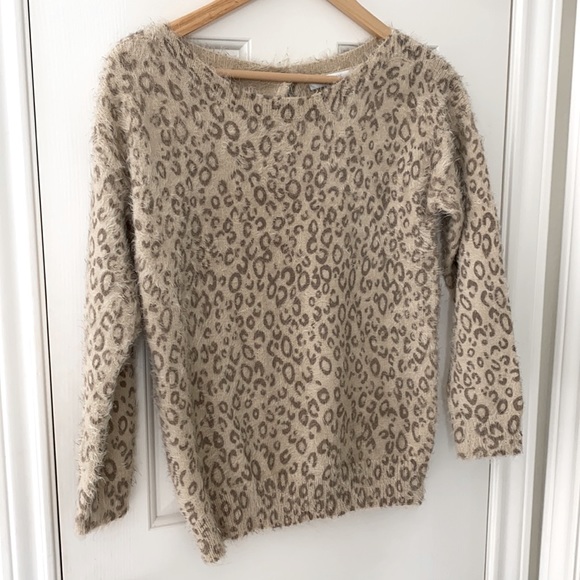 Piperlime Sweaters - Piperlime leopard sweater with keyhole back
